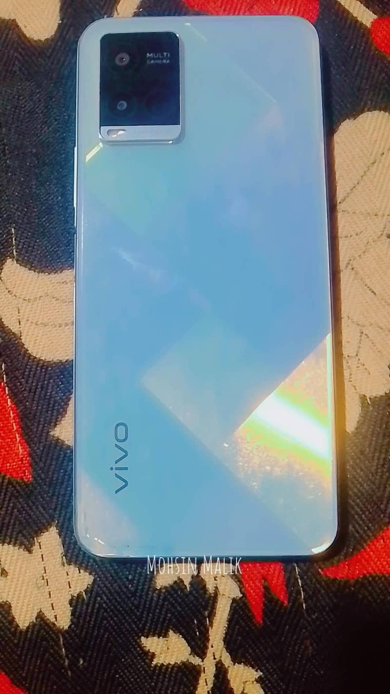 Vivo V21 4