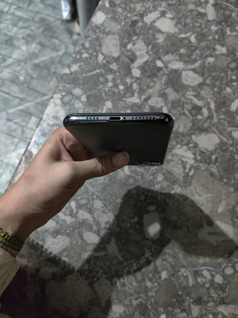 Apple iPhone 11 Pro Max 5