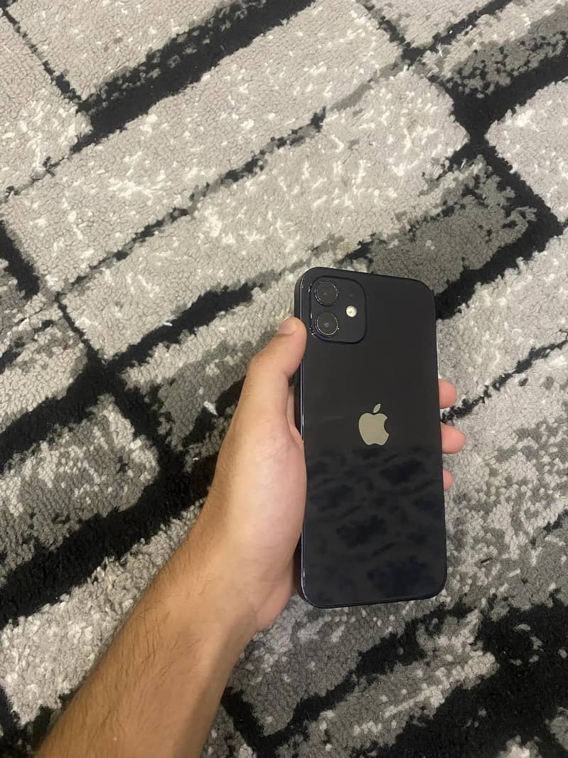 Apple iPhone 12 6