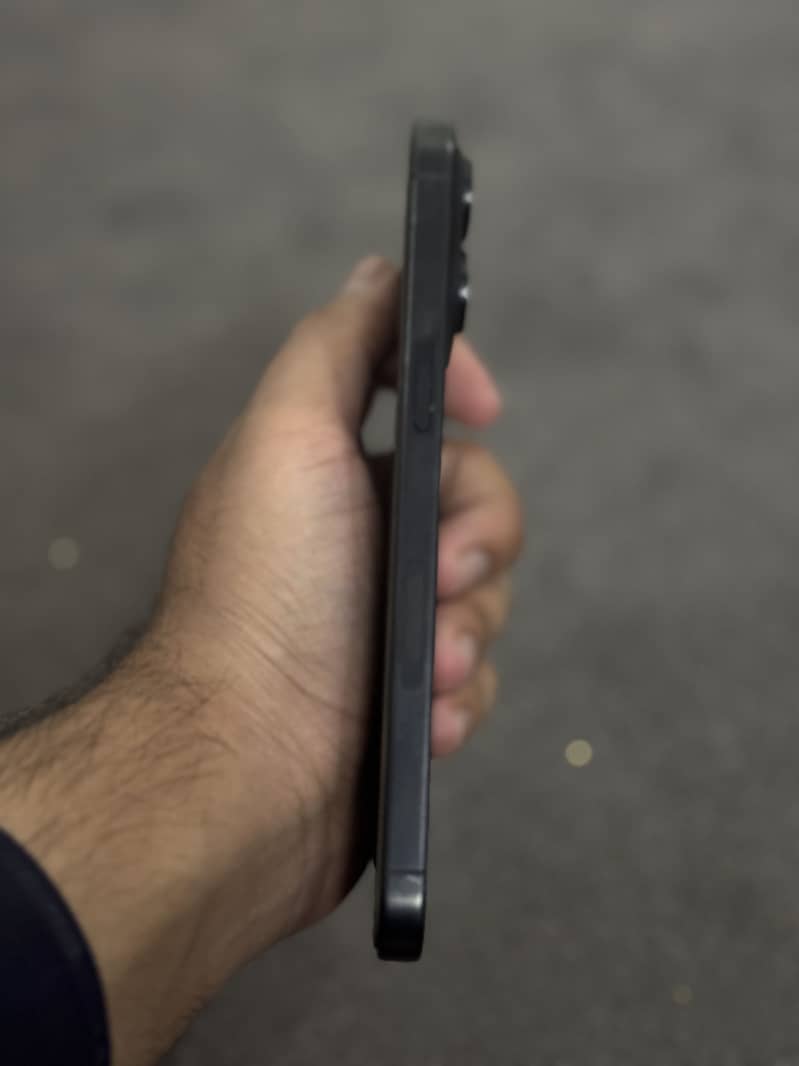 iPhone 15 Pro Max jv 5