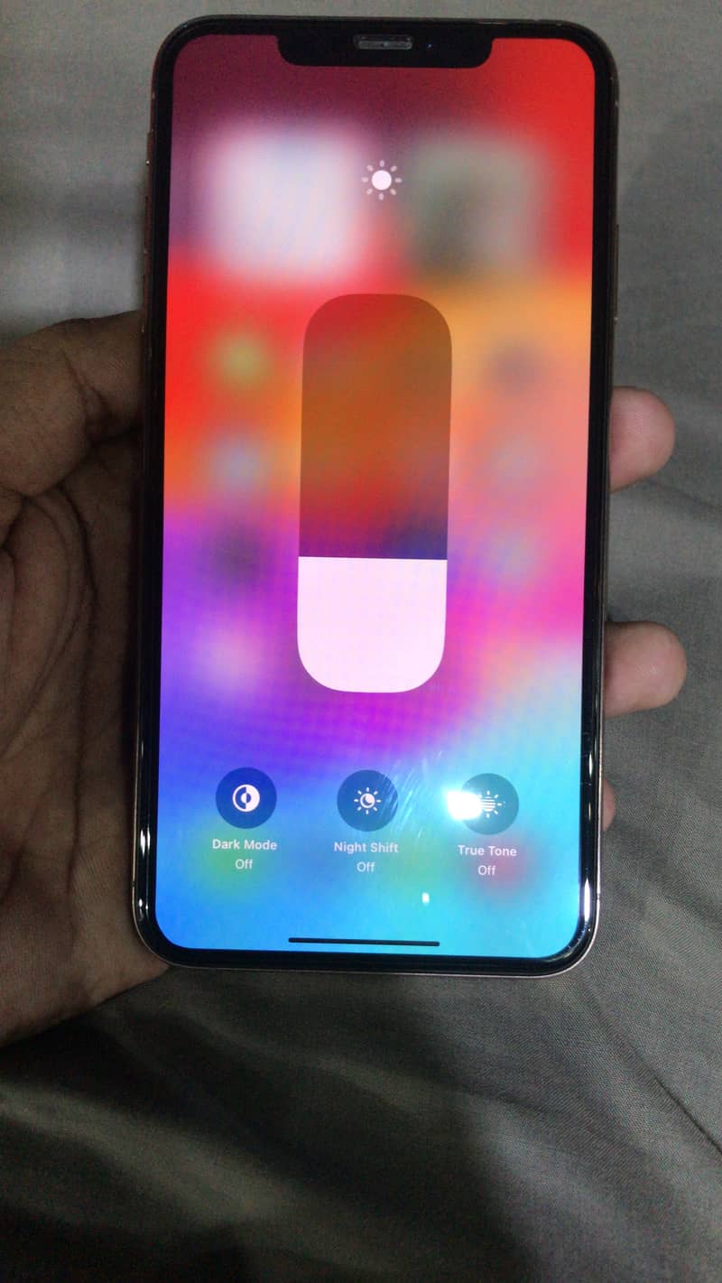 Apple iPhone XS Max 4