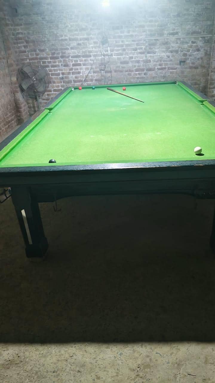 snooker table and pool table 0