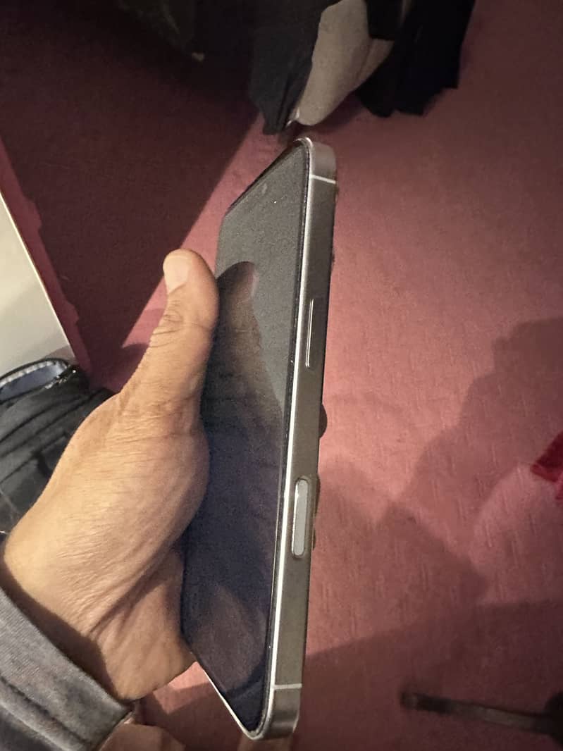 Apple iPhone 16 Pro 5