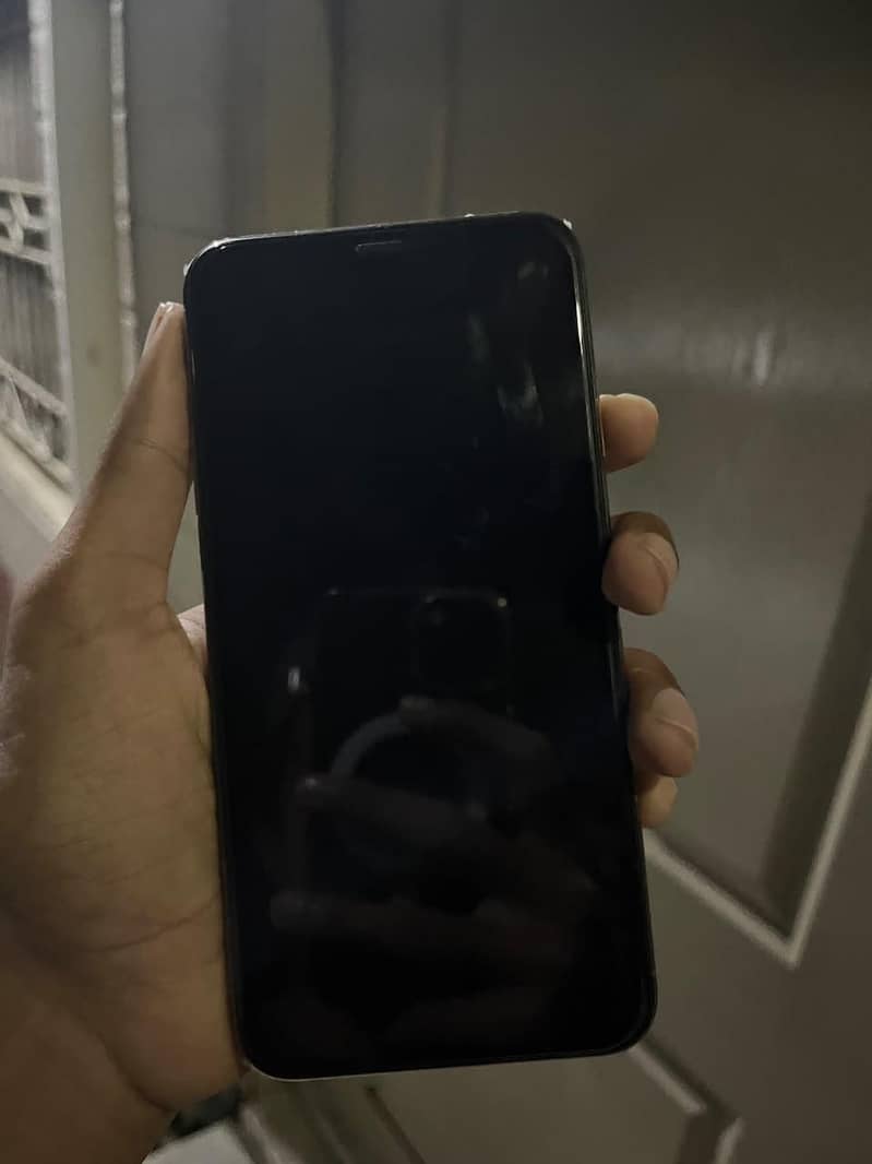 Apple iPhone XS Max 2