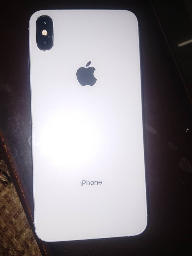 Apple iPhone Xs Max 0