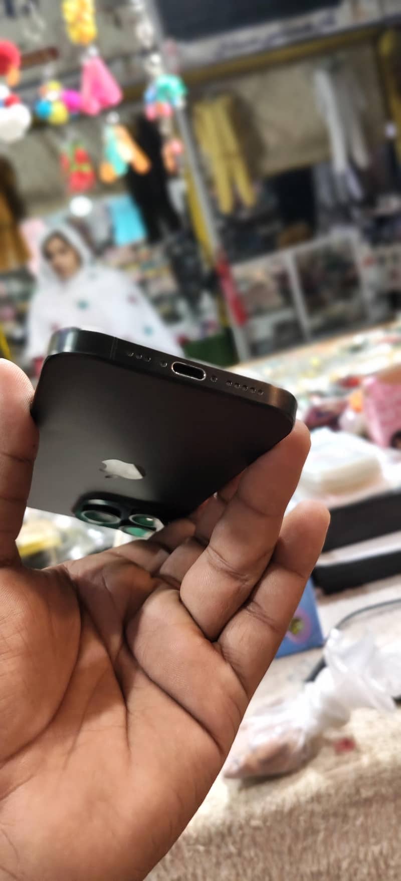 Apple iPhone 15 Pro 4