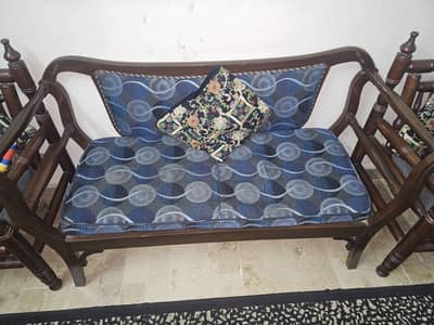 Premium Sheesham Wood | Beautiful & Durable Natural Wood 