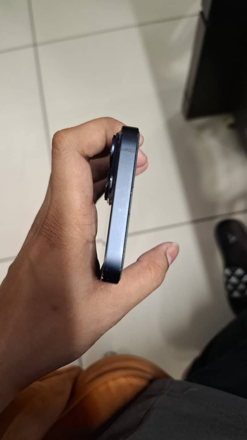 Apple iPhone 14 3