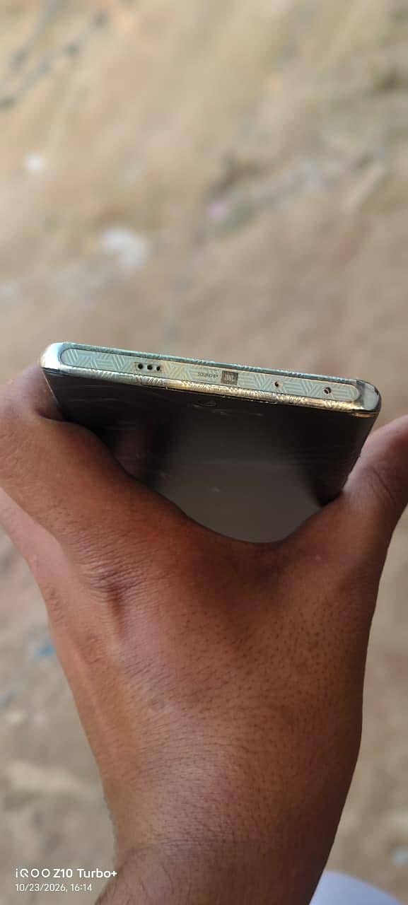Infinix Zero 40 4
