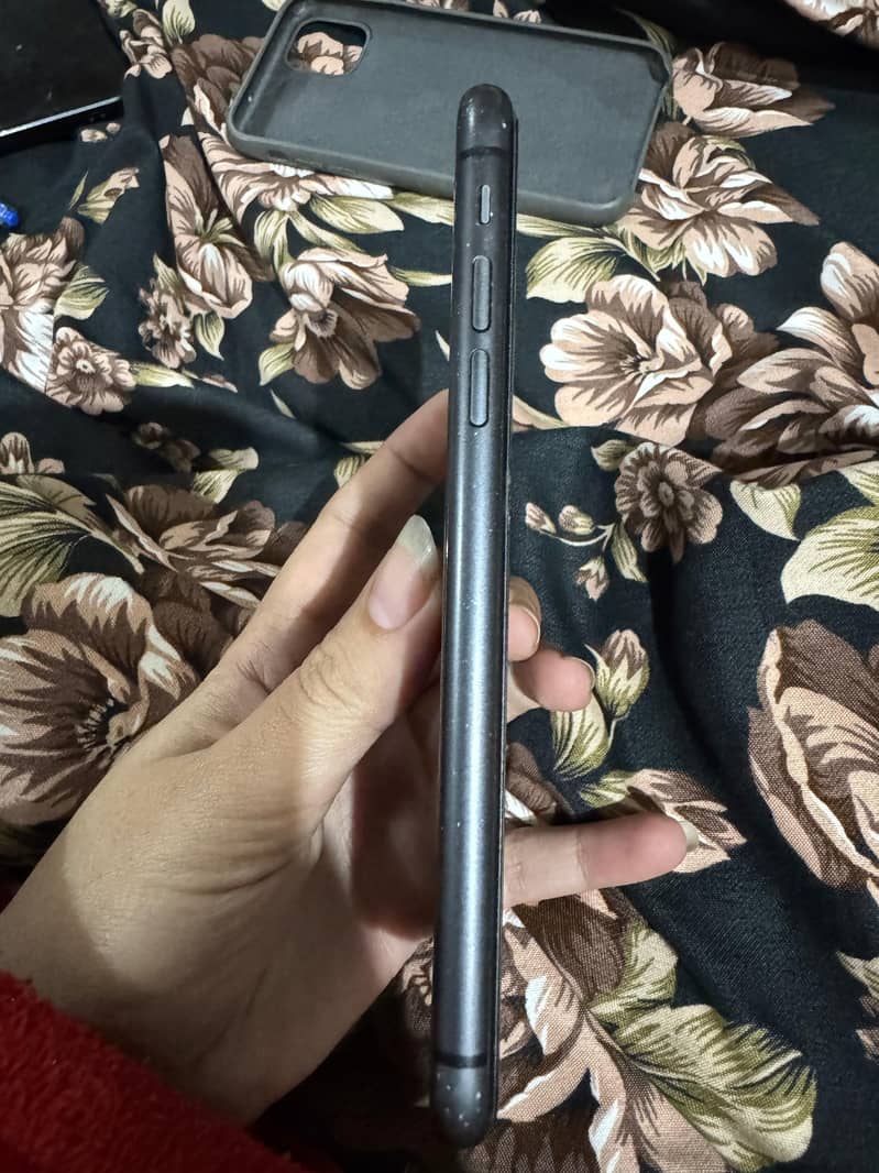 IPHONE 11 2