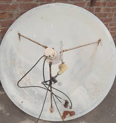 Dish Anteena for sale in good condition