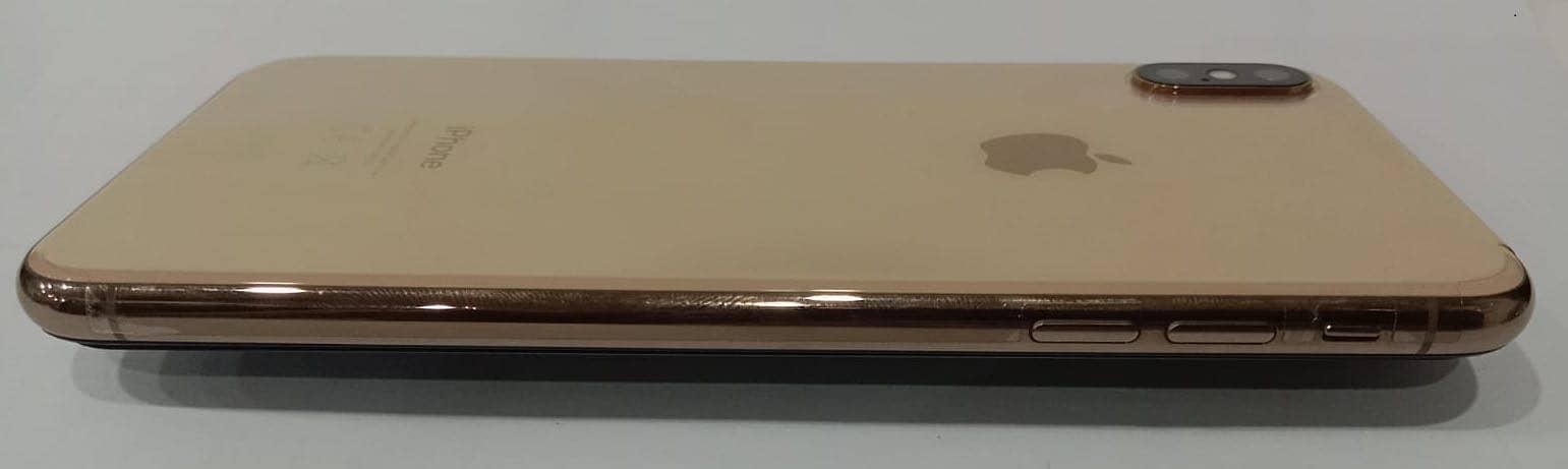 Apple iPhone XS Max 4