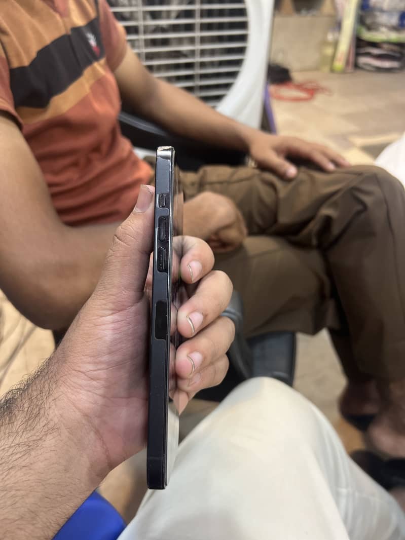 Apple iPhone 14 Pro Max jv 1