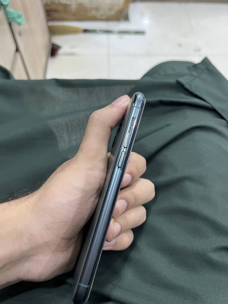 Apple iPhone 11 Pro 3
