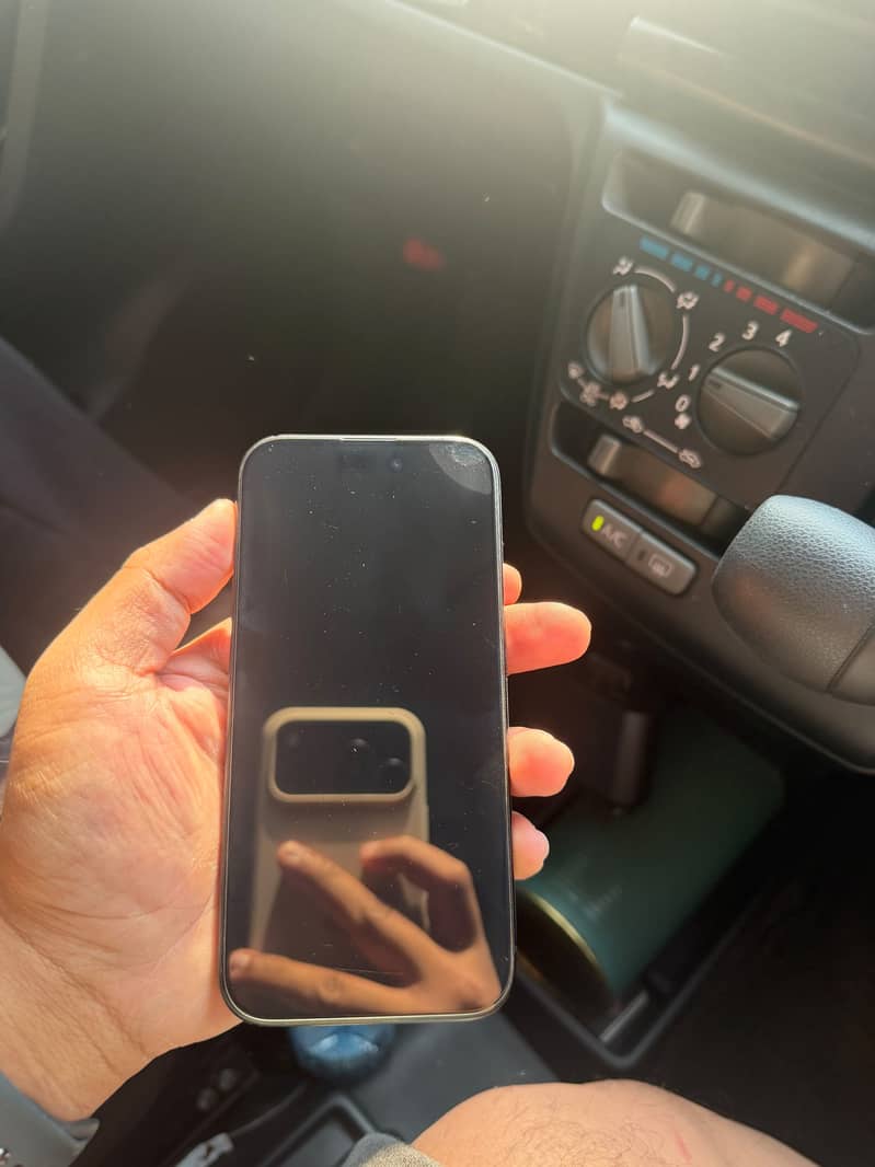 Apple iPhone 15 Pro 0