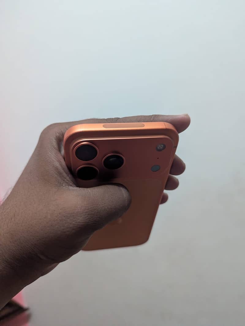 Apple iPhone 17 Pro Max 0