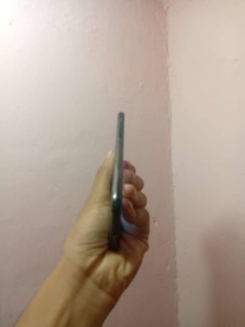 Apple iPhone 11 Pro 3