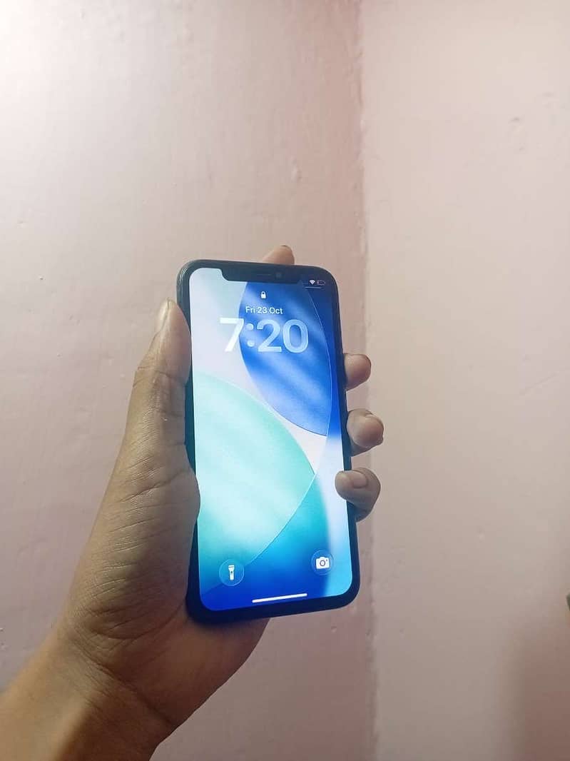 Apple iPhone 11 Pro 4