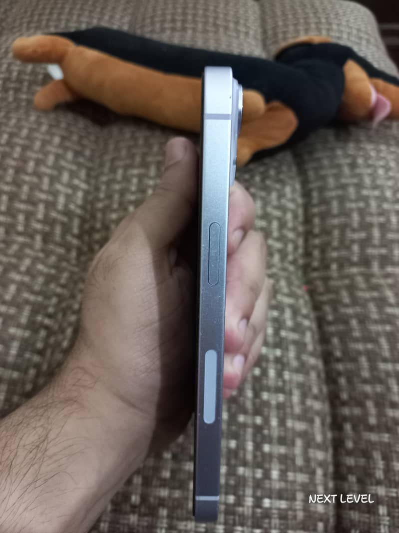 Apple iPhone 14 3