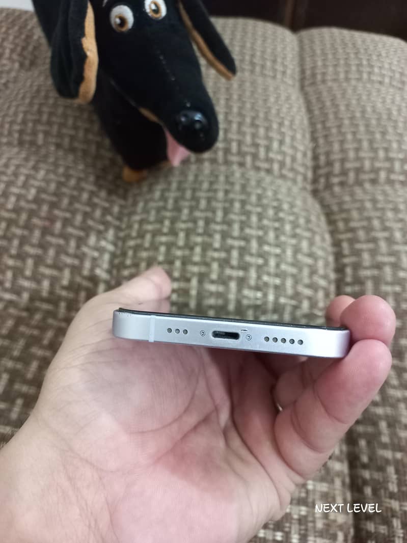Apple iPhone 14 4