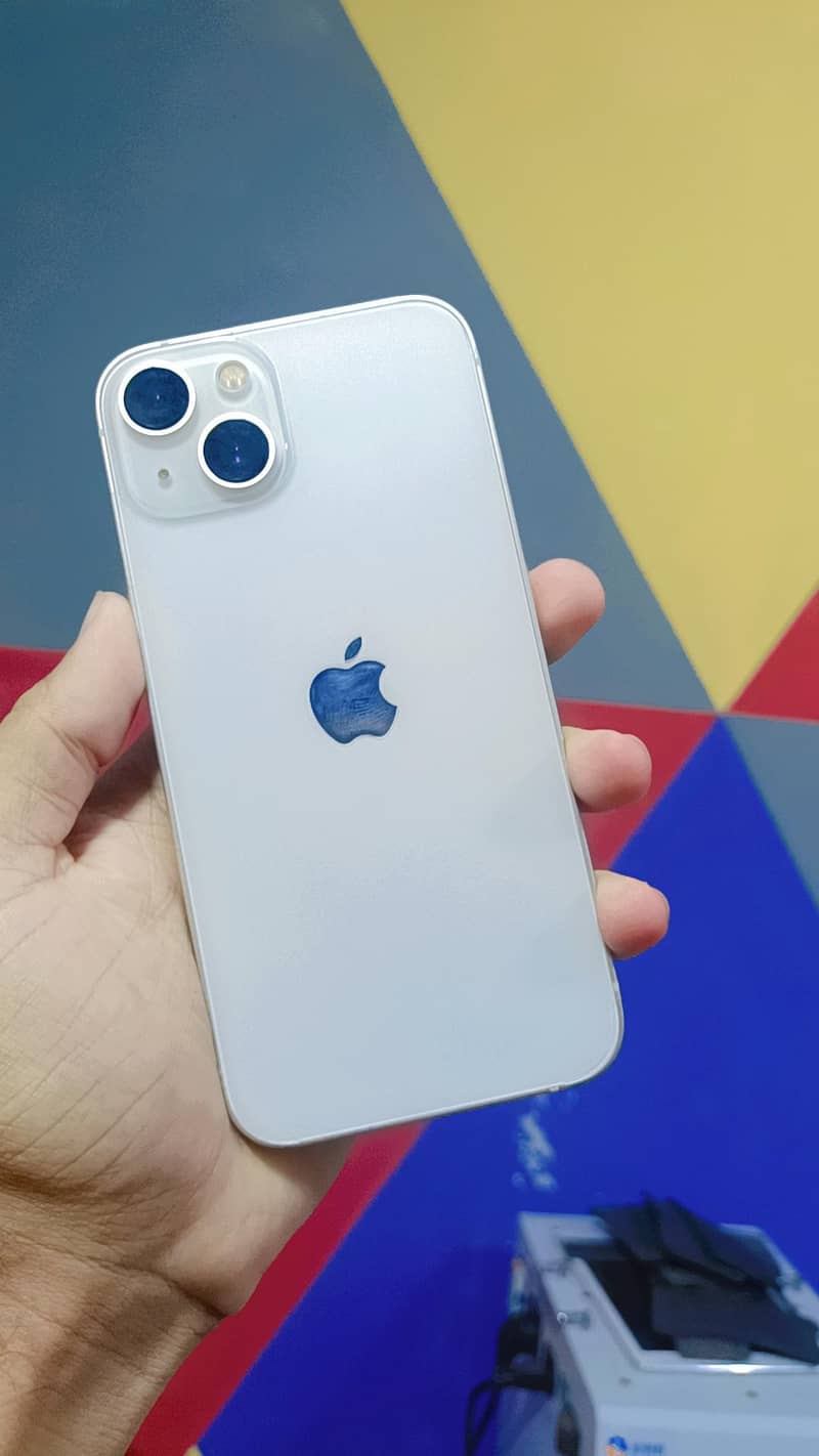 Apple iPhone 13 0