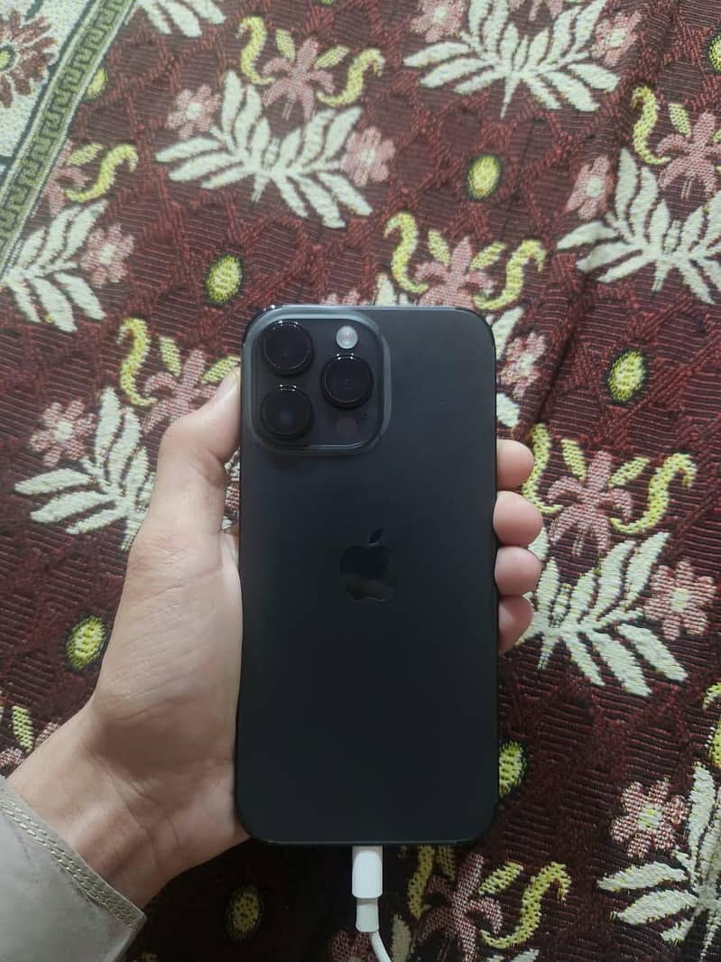 iPhone 14 pro max JV 0