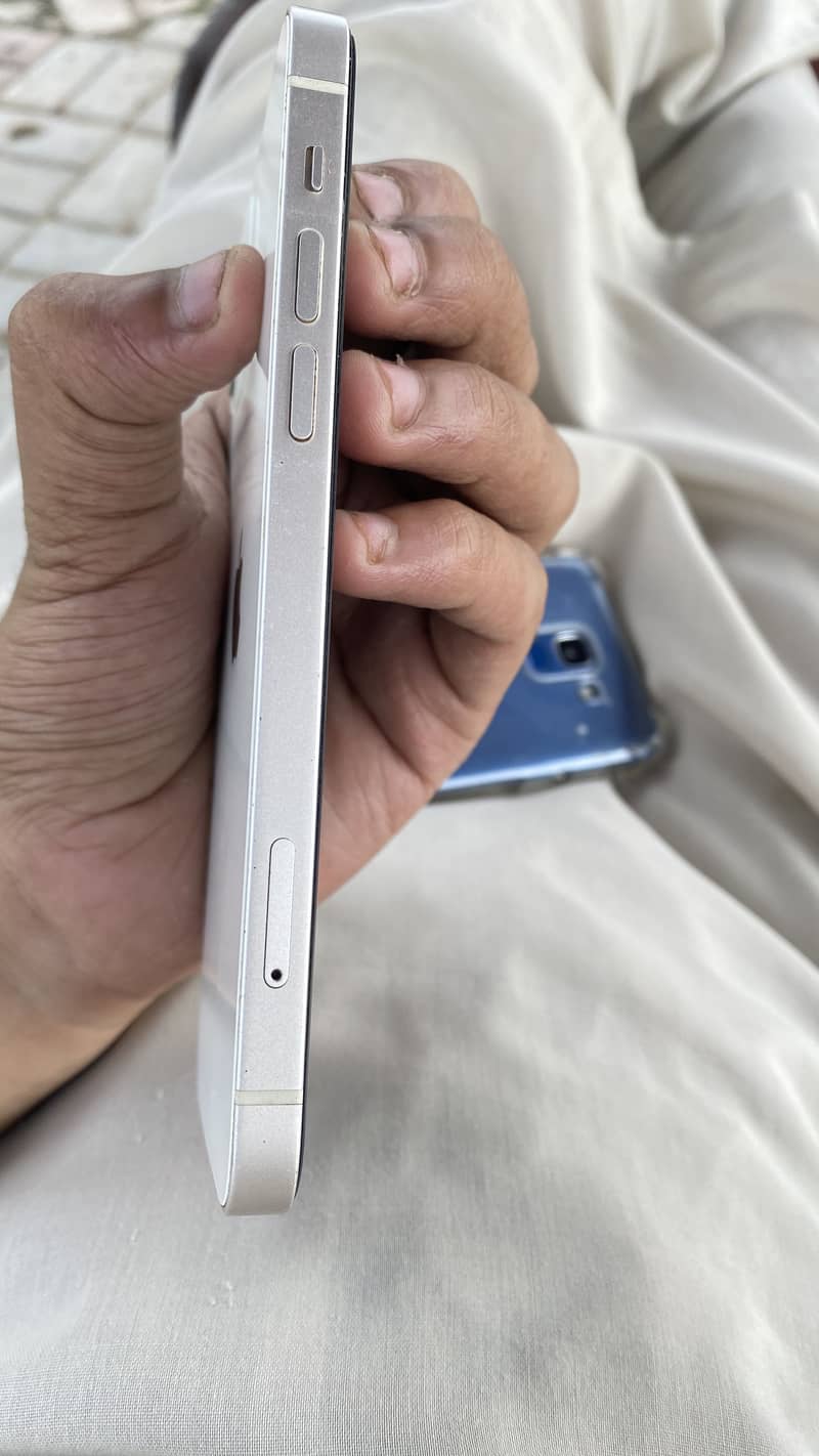 Apple iPhone 12 2