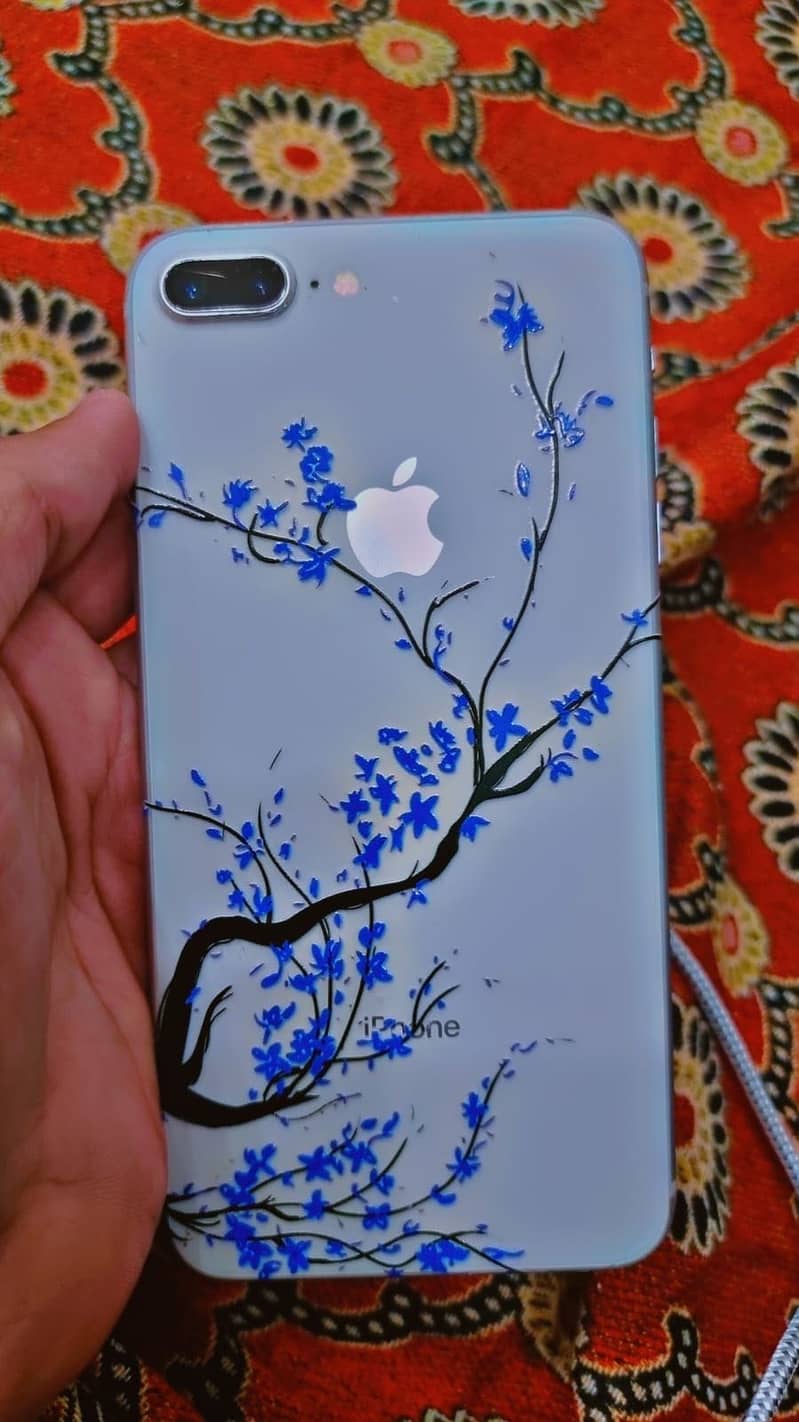 Apple iPhone 8 Plus 0