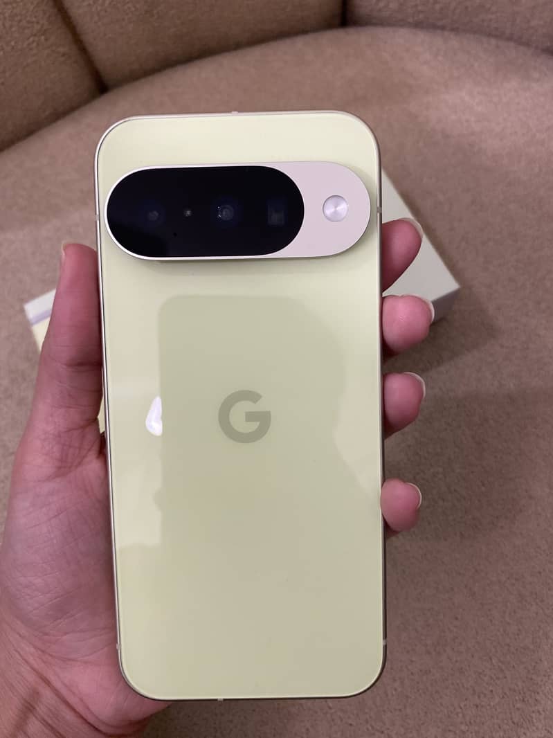 Google Pixel 10 4