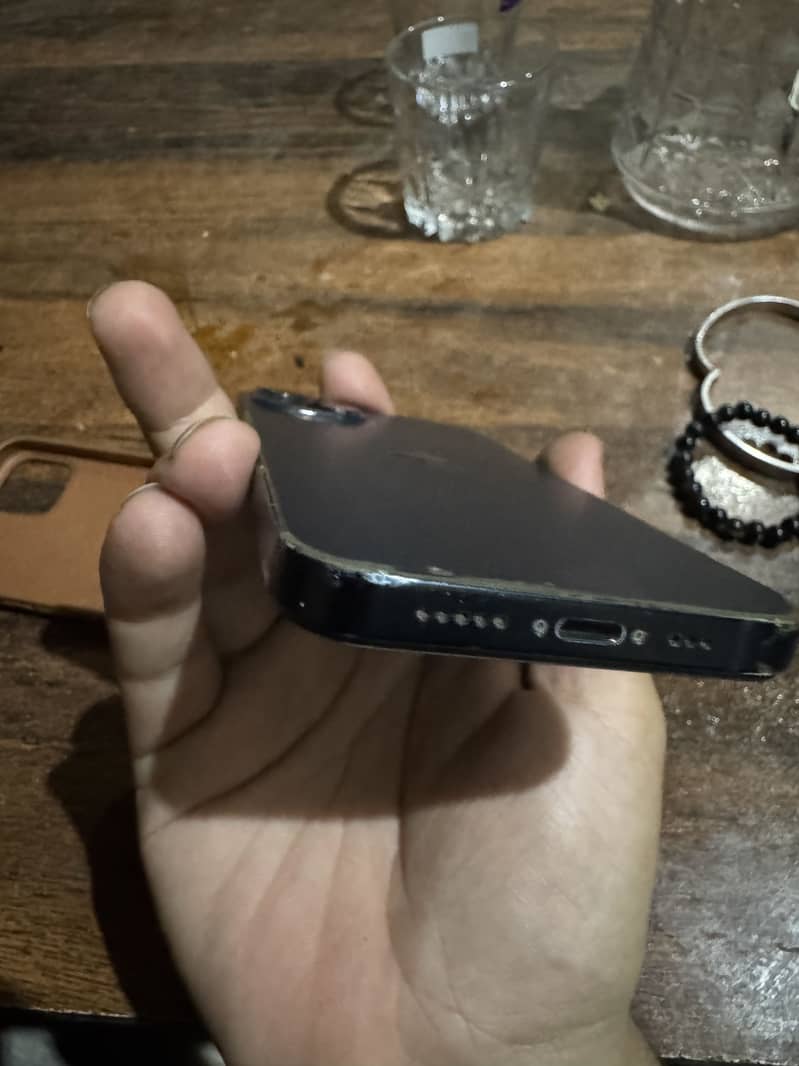 Apple iPhone 13 9