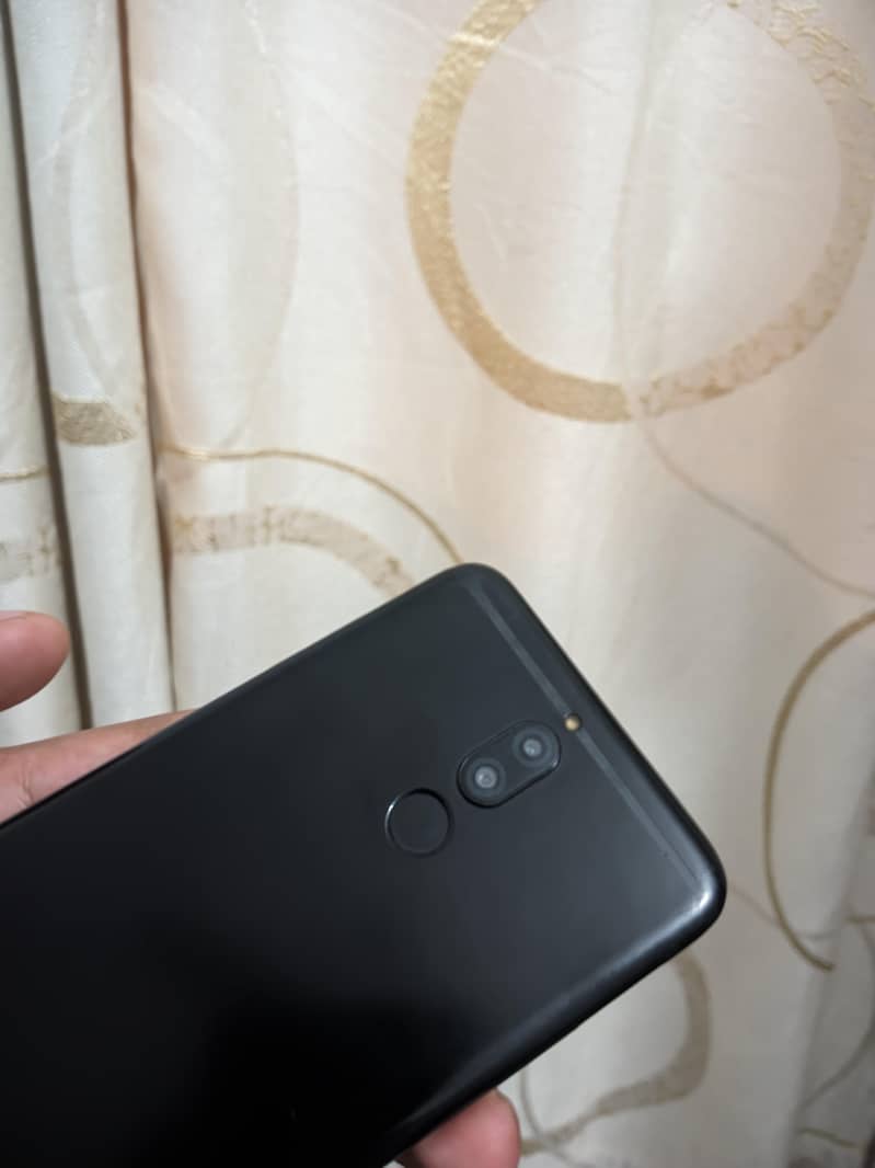 Huawei Mate 10 Lite 4