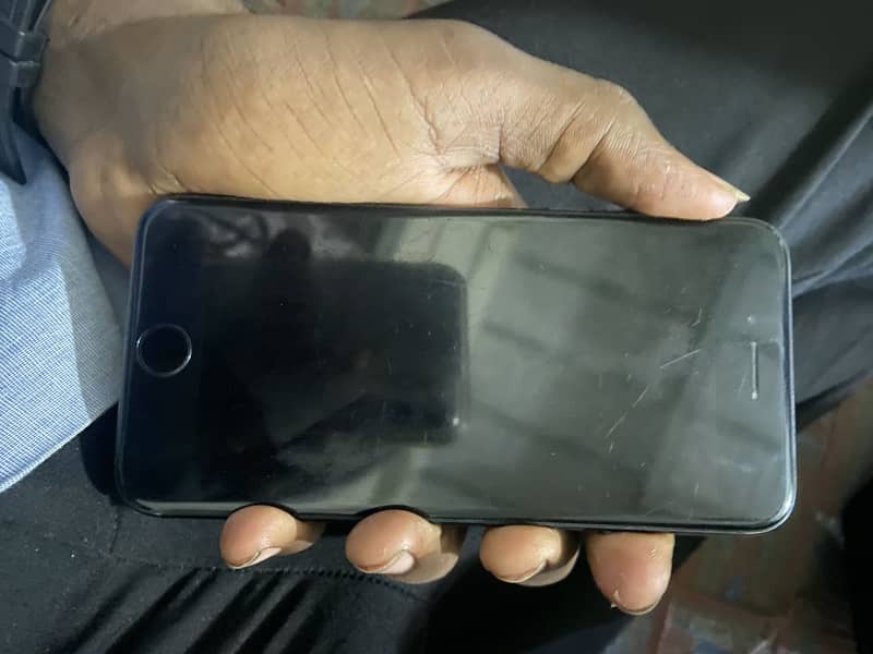 Apple iPhone 7 1
