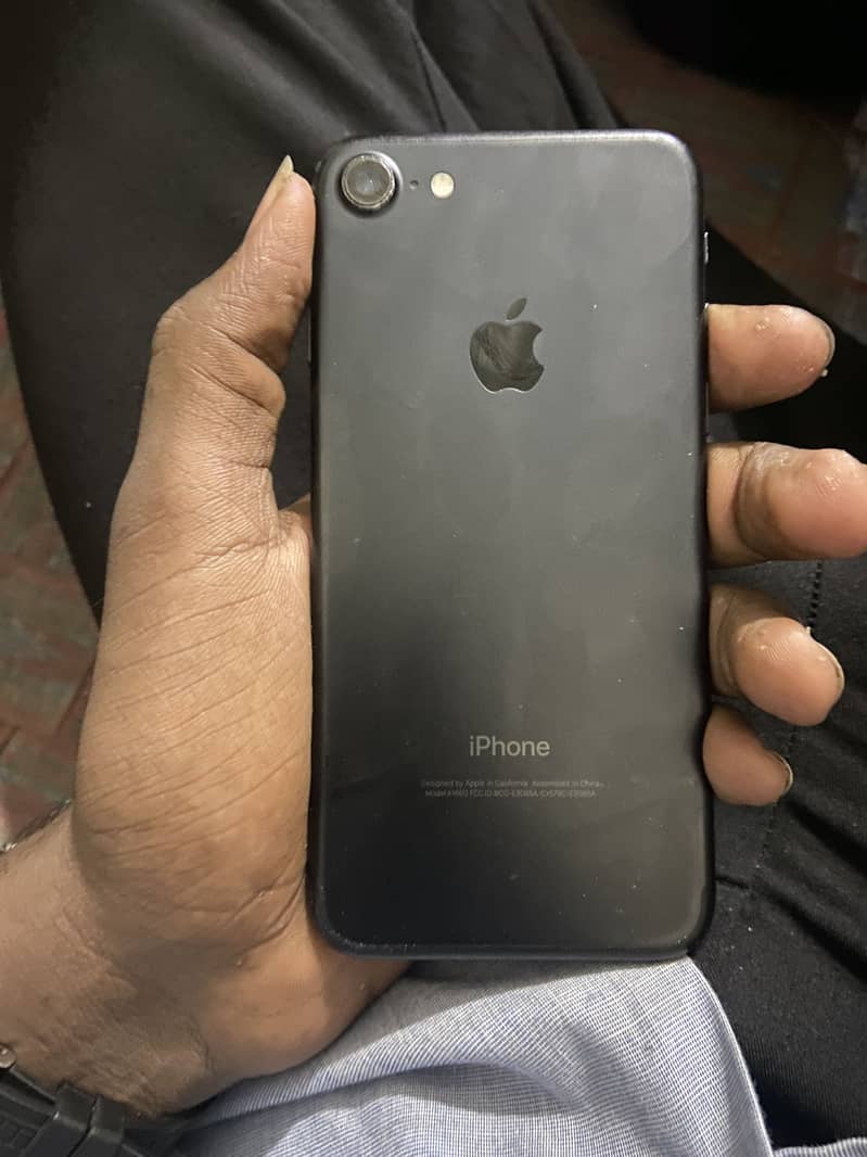 Apple iPhone 7 2