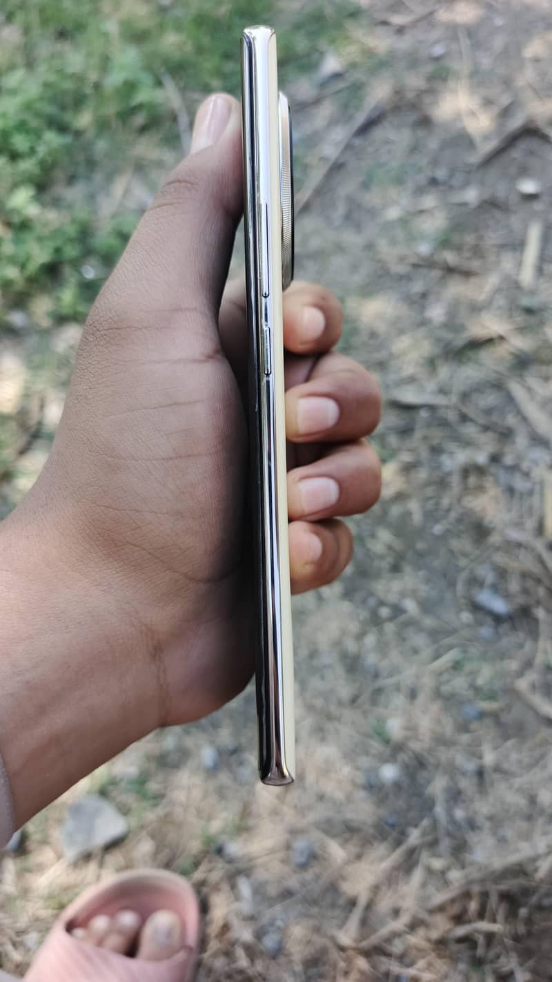 Tecno CAMON 30S 1