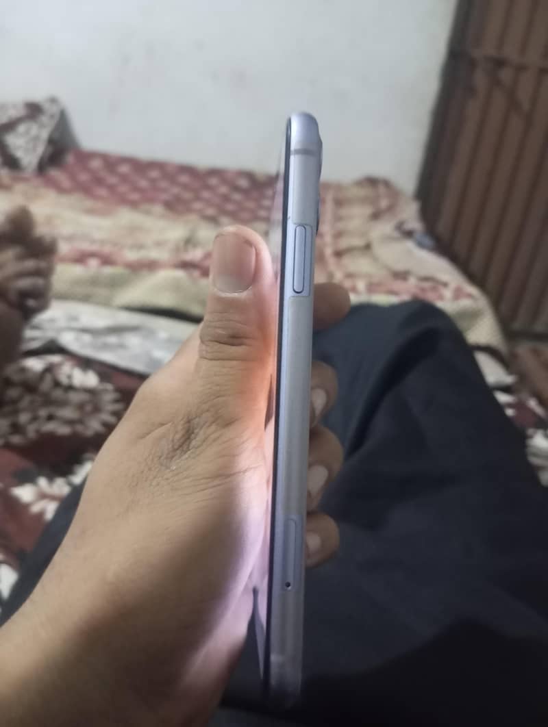 Apple iPhone 11 2