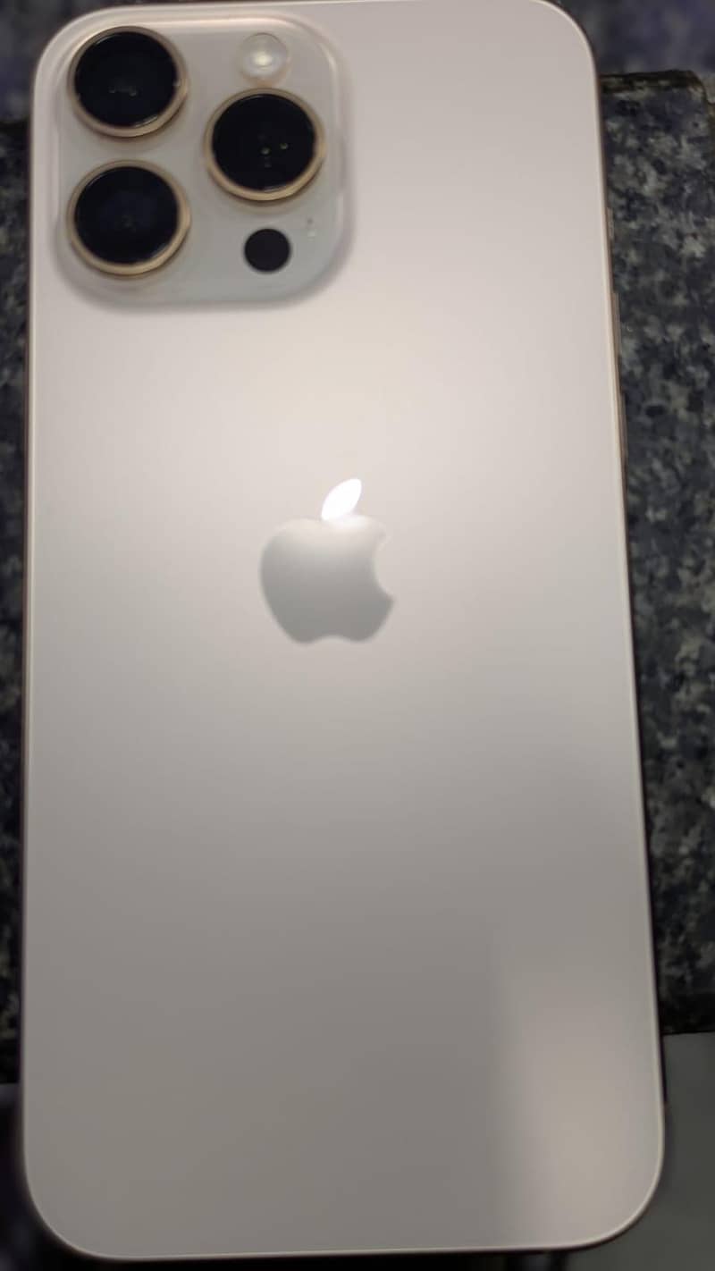 Apple iPhone 16 Pro Max 2
