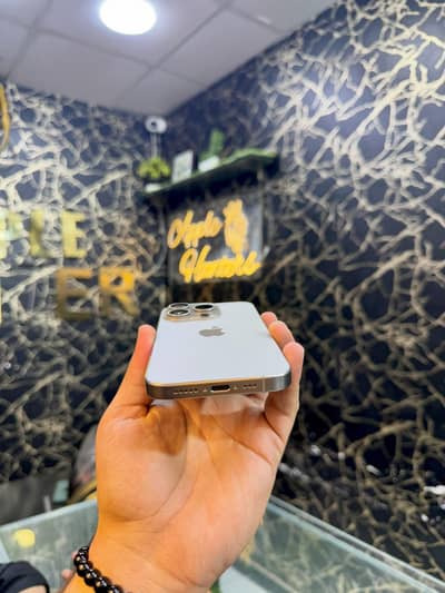 IPHONE 15 PRO  JV 128GB 10/10 CONDITION