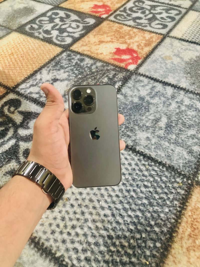 Apple iPhone 13 Pro 0