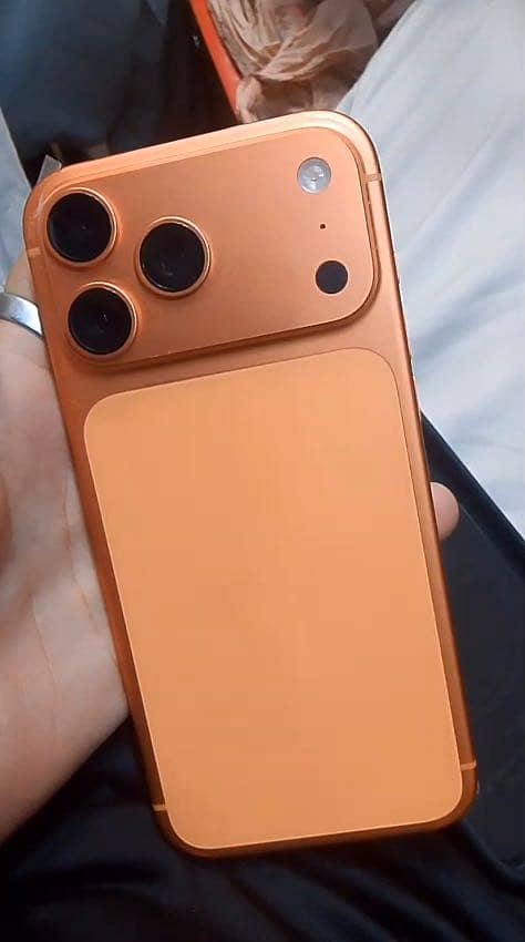 Apple iPhone 17 Pro Max 0