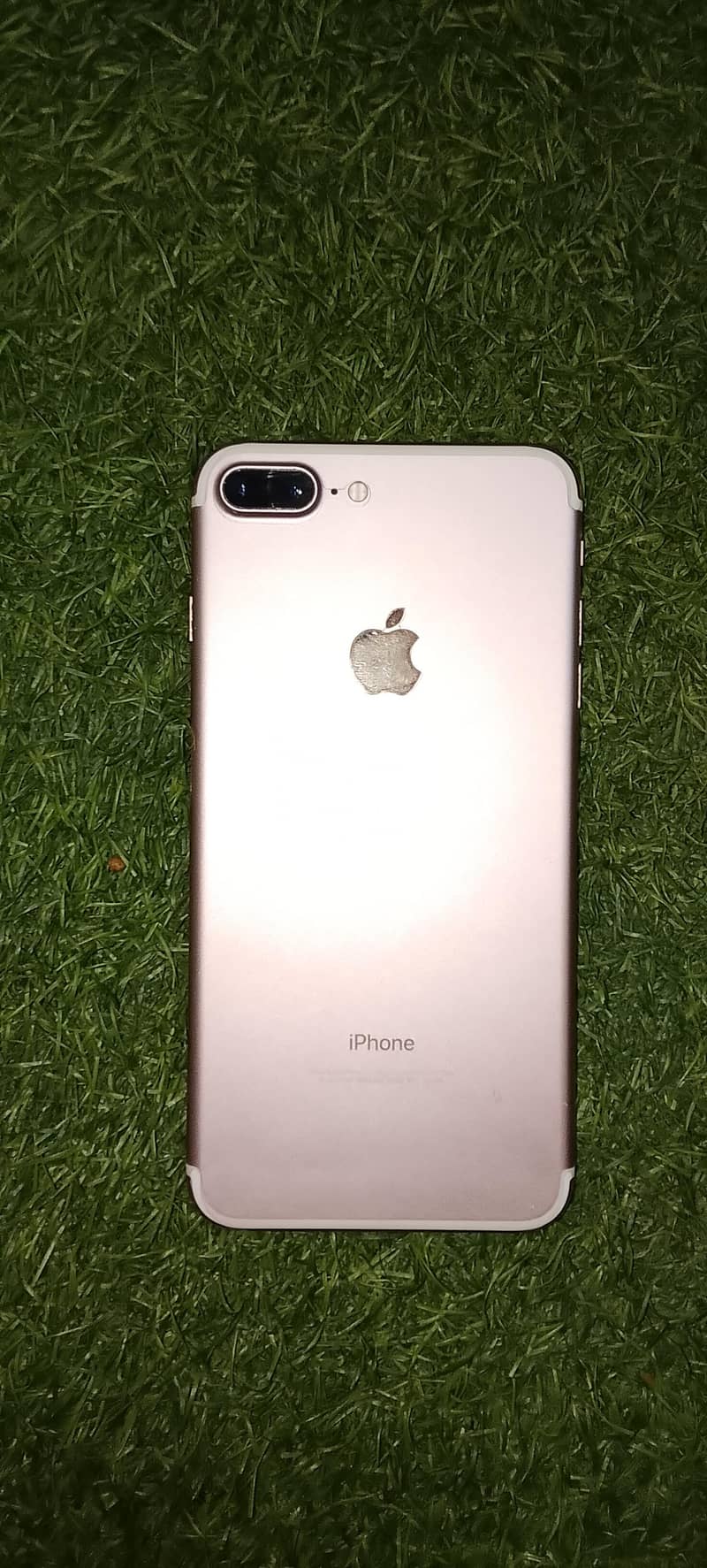 Apple iPhone 7 Plus 1