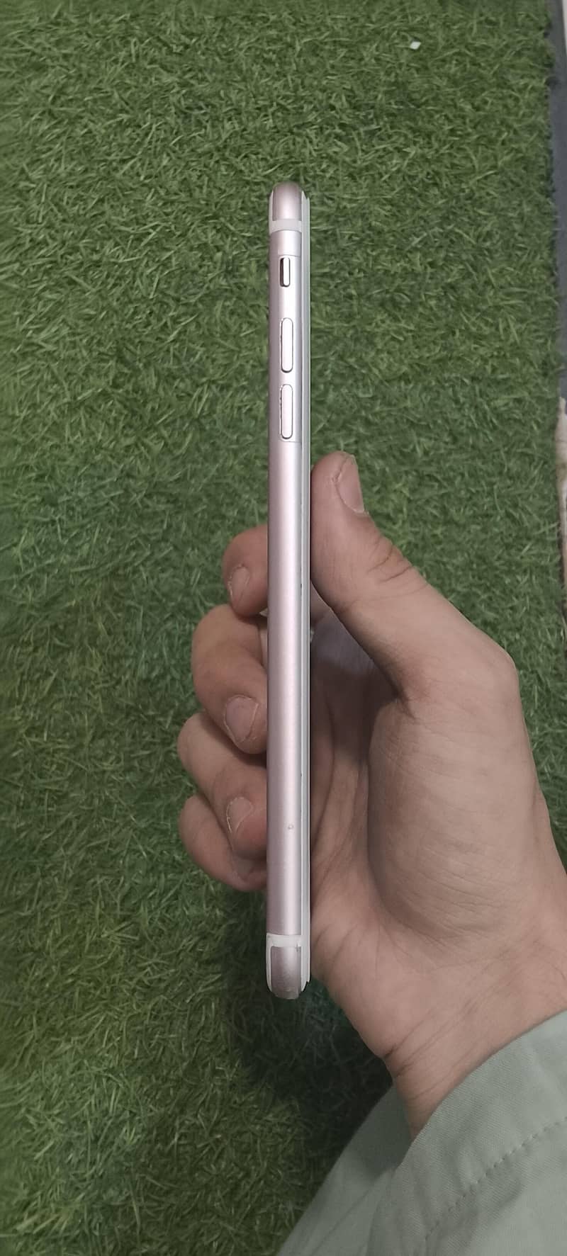 Apple iPhone 7 Plus 2