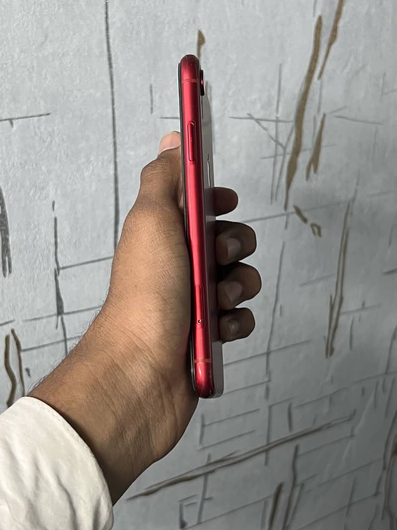 Apple iPhone XR 4
