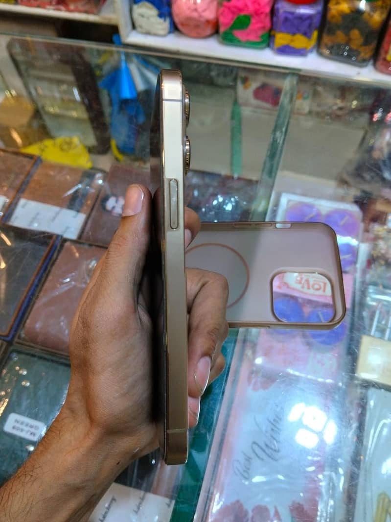 Apple iPhone 13 Pro 1