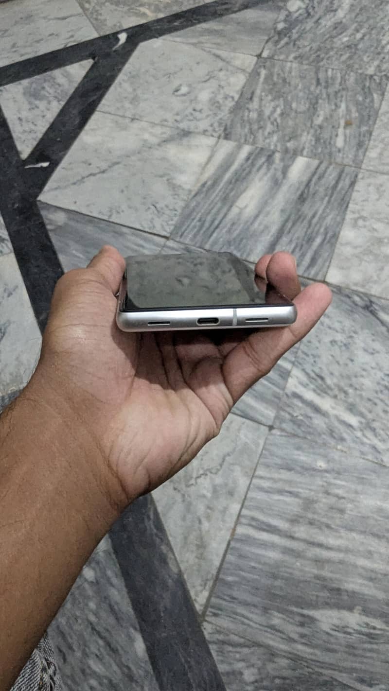 Google Pixel 7a 3
