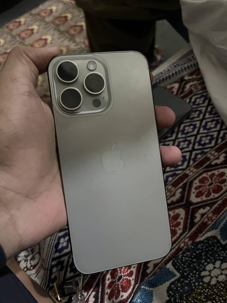 Apple iPhone 15 Pro Max 1