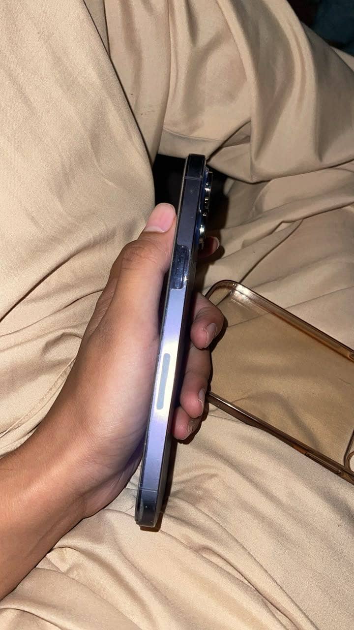 Apple iPhone 14 Pro Max 1