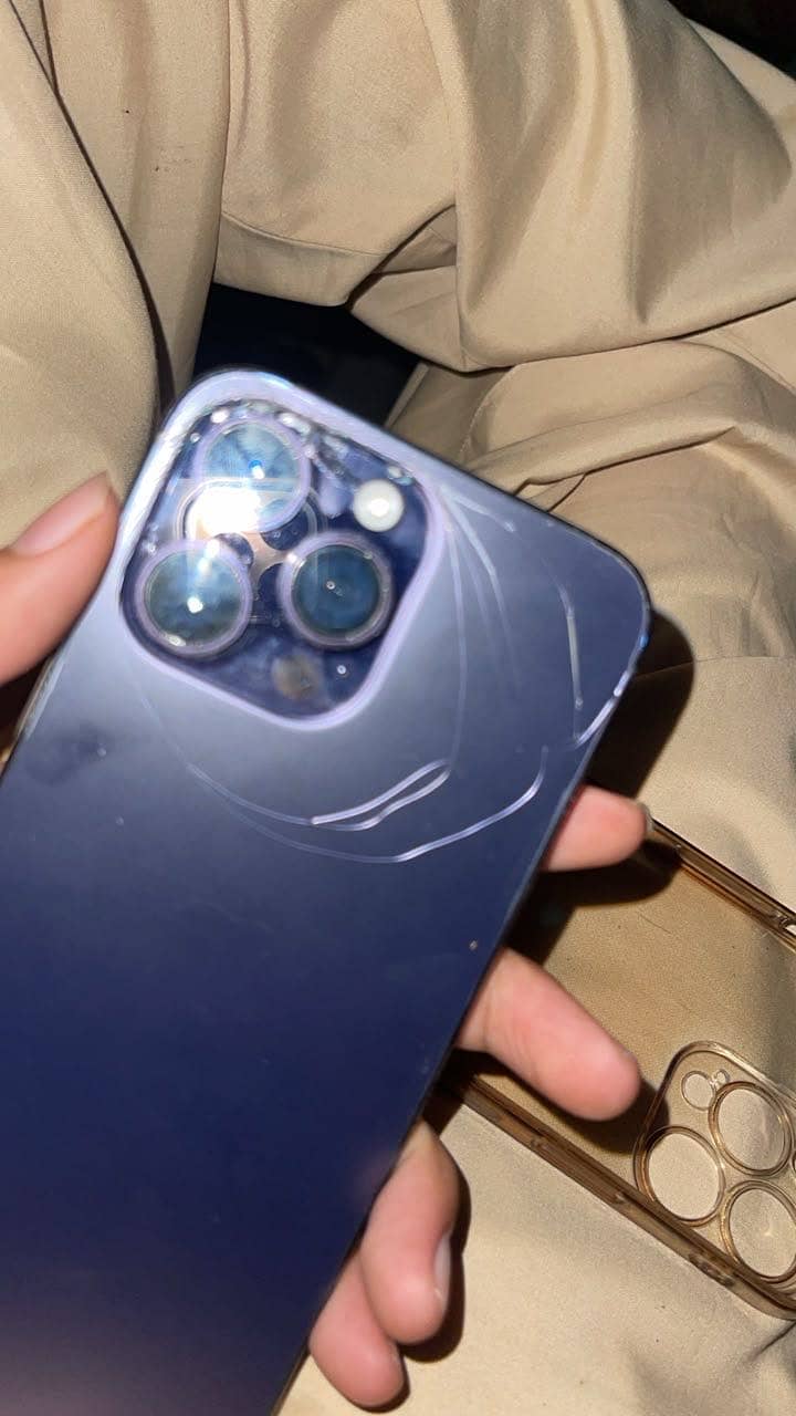 Apple iPhone 14 Pro Max 4