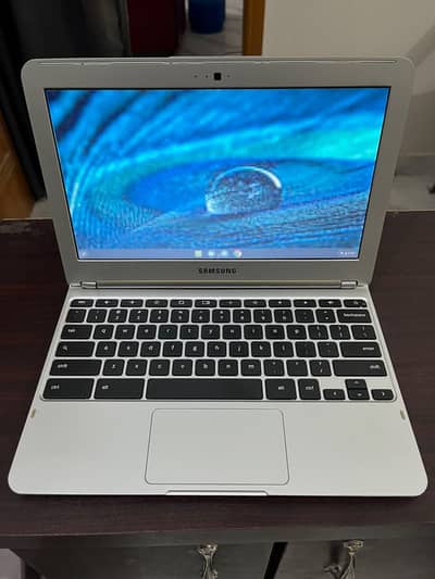 Samsung Chromebook Built-in Playstore Condition Good With Charger