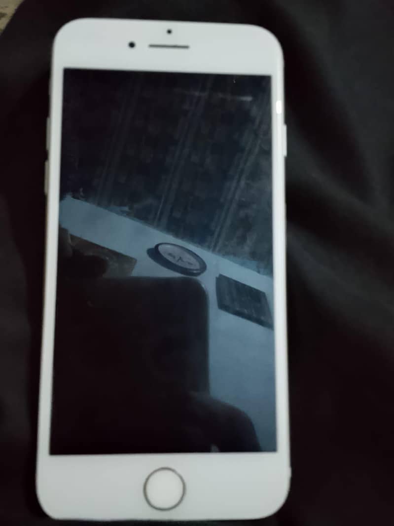 Apple iPhone 7 1