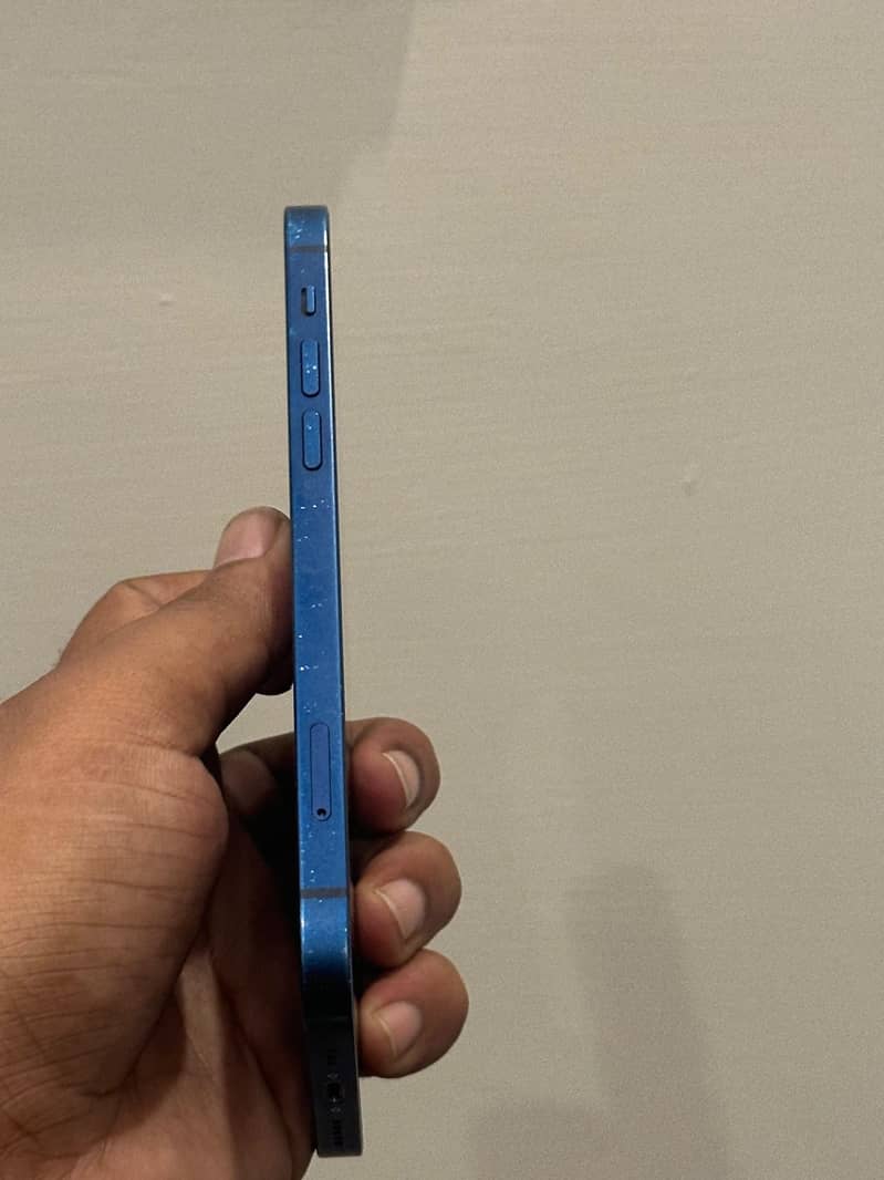 Apple iPhone 12 3